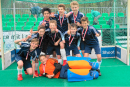 Hockey Jungen WKIII � Das Carl-von-Ossietzky Gymnasium schafft das Double und f�hrt mit  den Jungen und den schon in der Vorwoche qualifizierten M�dchen zum JtfO Bundesfinale nach Berlin!